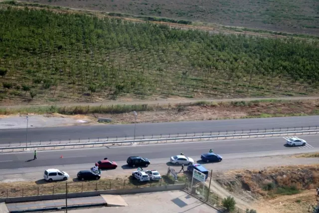 Havadan trafik kontrolünde 17 araç trafikten men edildi