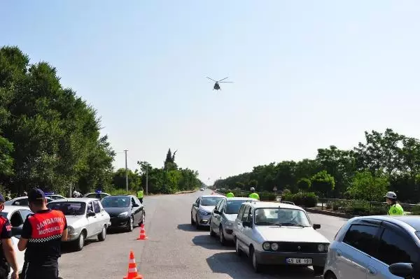 HELİKOPTER DESTEKLİ DENETİMDE, KURAL İHLALİ YAPAN SÜRÜCÜLERE CEZA HELİKOPTER DESTEKLİ DENETİMDE, KURAL İHLALİ YAPAN SÜRÜCÜLERE CEZA