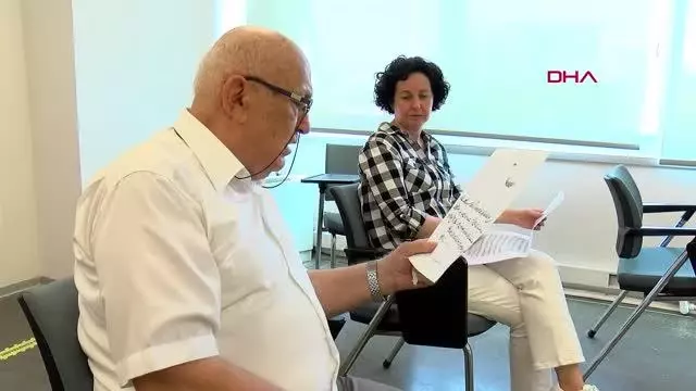 İSTANBUL-74'ÜNDE OSMANLICA ÖĞRENEN EMEKLİ ÖĞRETMENİN HEDEFİ TARİH DOKTORASI