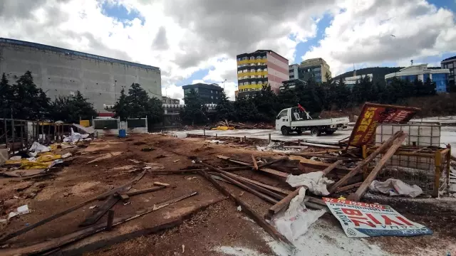 Kurulan bazı pazarlarda kurbanlık çadırları toplanmaya başlandı