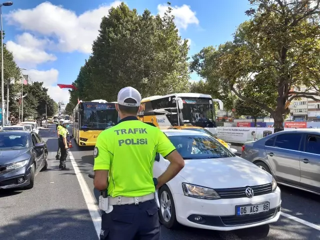 Son dakika haberleri: İstanbul'da polis ekiplerinden bayram denetimi