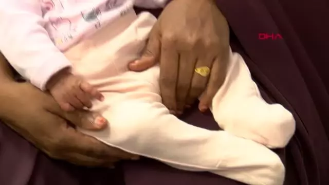 İSTANBUL-SOMALİ'DE 9 KEZ DÜŞÜK YAPTI, ANNELİK SEVİNCİNİ TÜRKİYE'DE YAŞADI