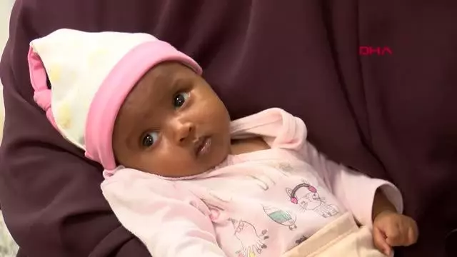 İSTANBUL-SOMALİ'DE 9 KEZ DÜŞÜK YAPTI, ANNELİK SEVİNCİNİ TÜRKİYE'DE YAŞADI