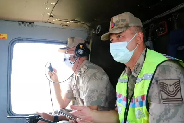 Jandarma Ekipleri Helikopterle Trafik Denetimi Yaptı Jandarma Ekipleri Helikopterle Trafik Denetimi Yaptı
