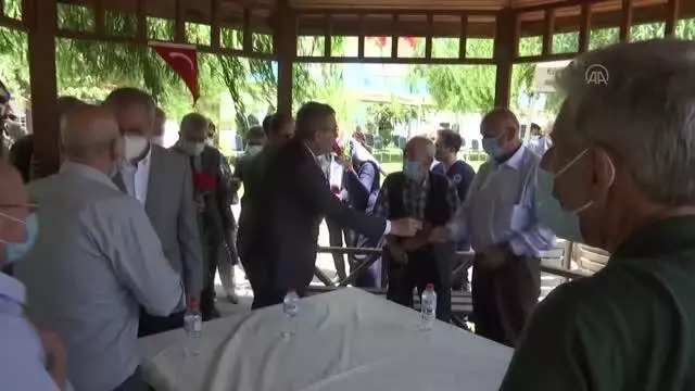 KAHRAMANMARAŞ - AK Parti Grup Başkanvekili Ünal, huzurevini ziyaret etti