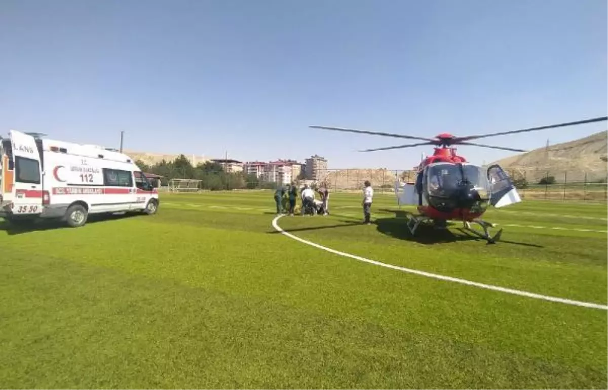 Kalp krizi geçiren kadın, ambulans helikopterle hastaneye ulaştırıldı