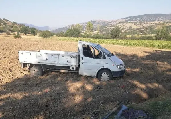 Kaplıcadan dönenleri taşıyan kamyonet takla atıp, tarlaya devrildi: 15 yaralı 6 Kaplıcadan dönenleri taşıyan kamyonet takla atıp, tarlaya devrildi: 15 yaralı
