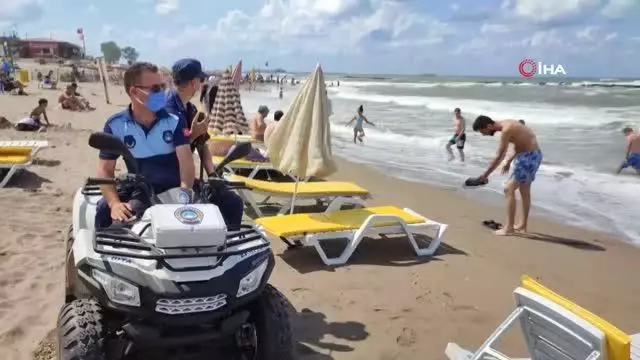 Karasu ve Kocaali'de denize girmek yasaklandı Karasu ve Kocaali'de denize girmek yasaklandı