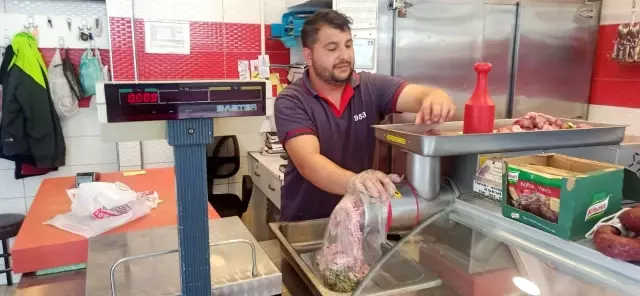 Kasaplarda kıyma çektirme yoğunluğu