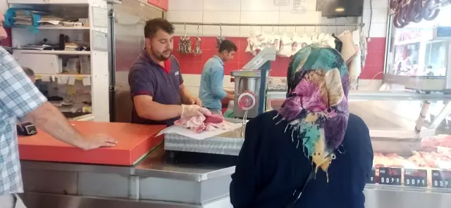 Kasaplarda kıyma çektirme yoğunluğu
