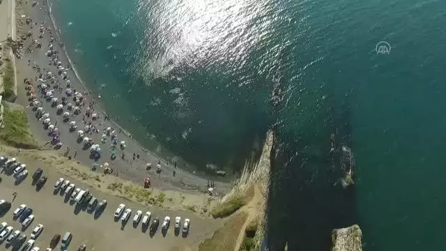 KASTAMONU - Doğal güzellikleri ile ünlü Kastamonu'da bayram yoğunluğu yaşanıyor