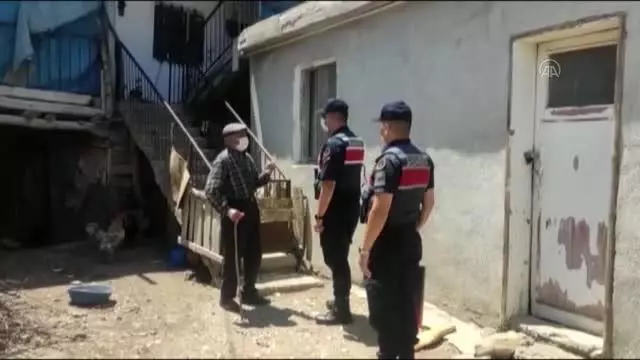Son dakika! KIRIKKALE - Jandarmadan şehit aileleri, gaziler ve yaşlılara ziyaret Son dakika! KIRIKKALE - Jandarmadan şehit aileleri, gaziler ve yaşlılara ziyaret