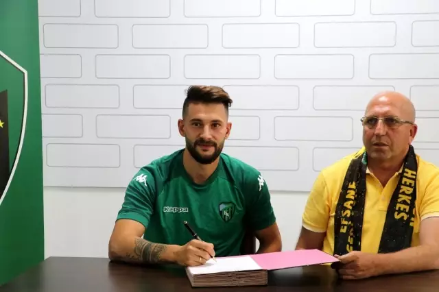 Kocaelispor, Mehmet Taş ile 2 yıllık sözleşme imzaladı