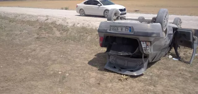 Konya'da otomobil şarampole devrildi: 2 yaralı Konya'da otomobil şarampole devrildi: 2 yaralı