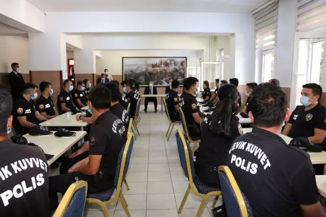Konya Emniyet Müdürü Dinç silah arkadaşlarıyla bayramlaştı