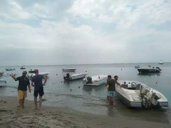 KUMBURGAZ SAHİLİNDE TEKNE KRİZİ