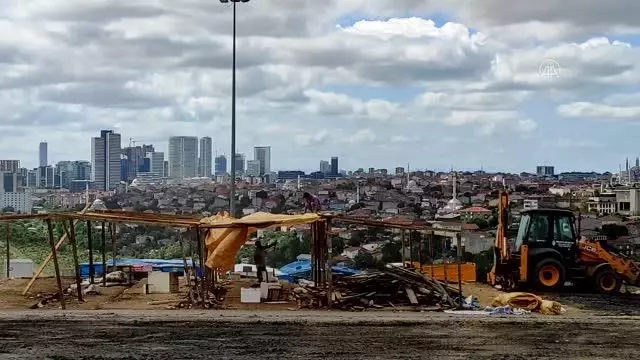 Kurulan bazı pazarlarda kurbanlık çadırları toplanmaya başlandı