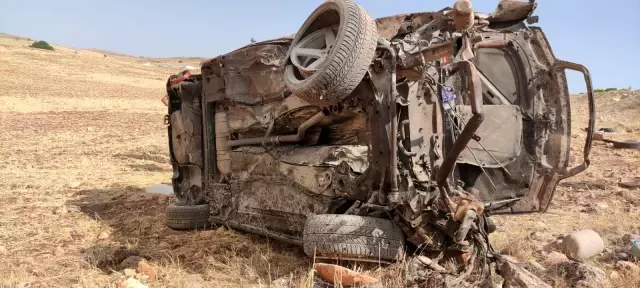 Son dakika haber... Mardin'de otomobil takla attı: 2 asker hayatını kaybetti