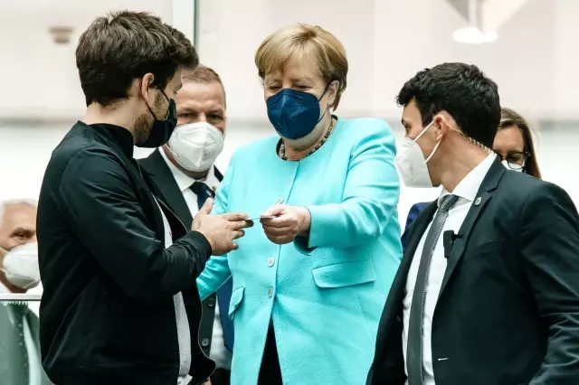 Merkel'den Türkiye açıklaması: Türkiye'nin AB'ye üye olabileceğini sanmıyorum Merkel'den Türkiye açıklaması: Türkiye'nin AB'ye üye olabileceğini sanmıyorum