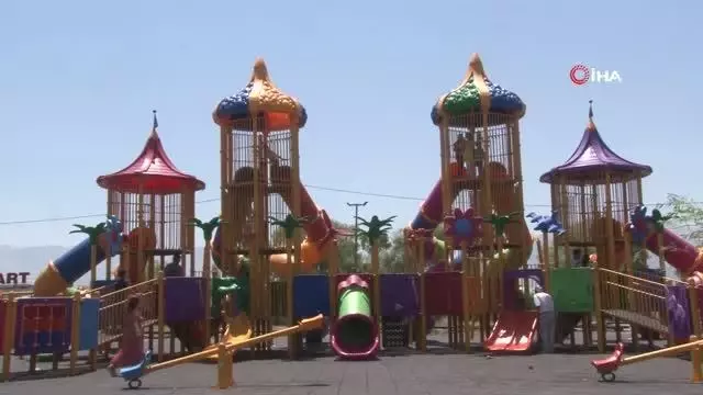 Mesire alanları piknikçilerle doldu