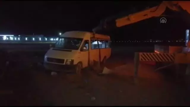 Mevsimlik işçileri taşıyan minibüs şarampole devrildi: 1 ölü, 14 yaralı