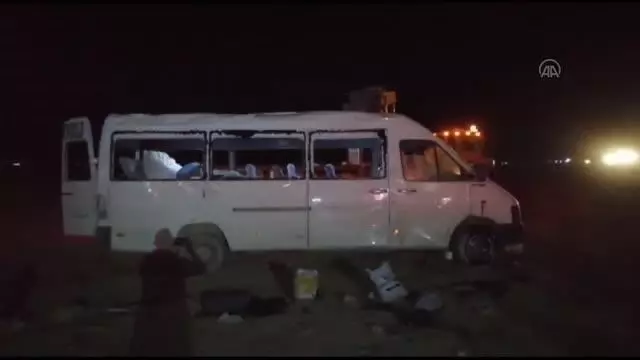 Mevsimlik işçileri taşıyan minibüs şarampole devrildi: 1 ölü, 14 yaralı
