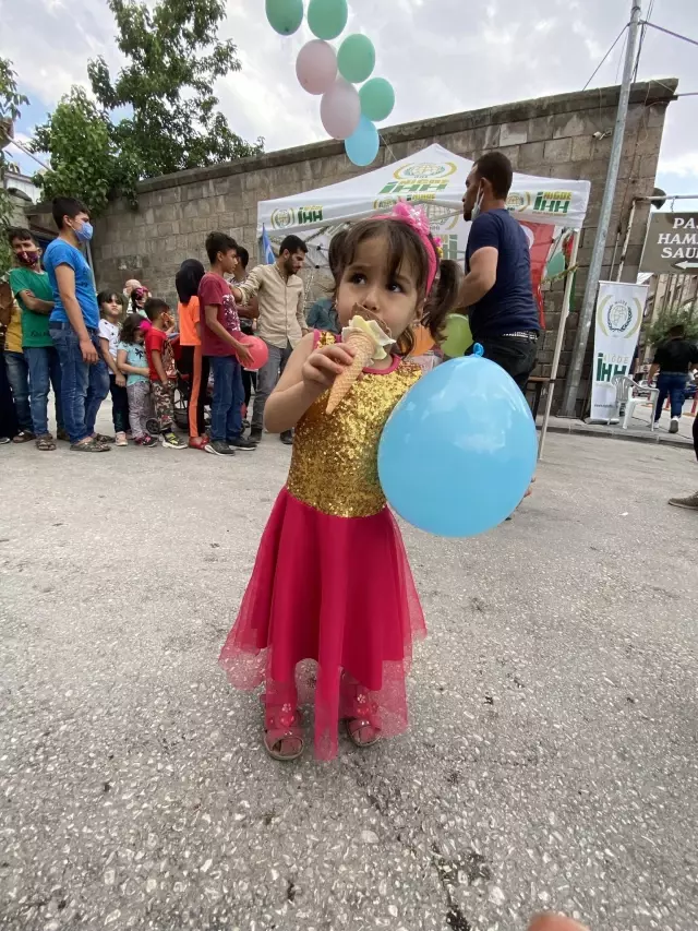 İHH'dan çocuklara dondurma