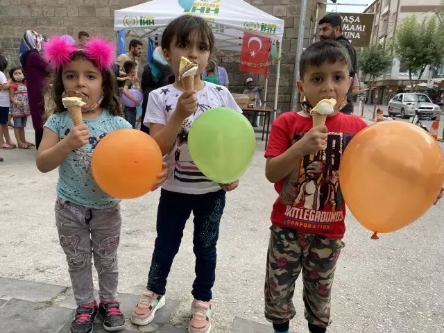 İHH'dan çocuklara dondurma