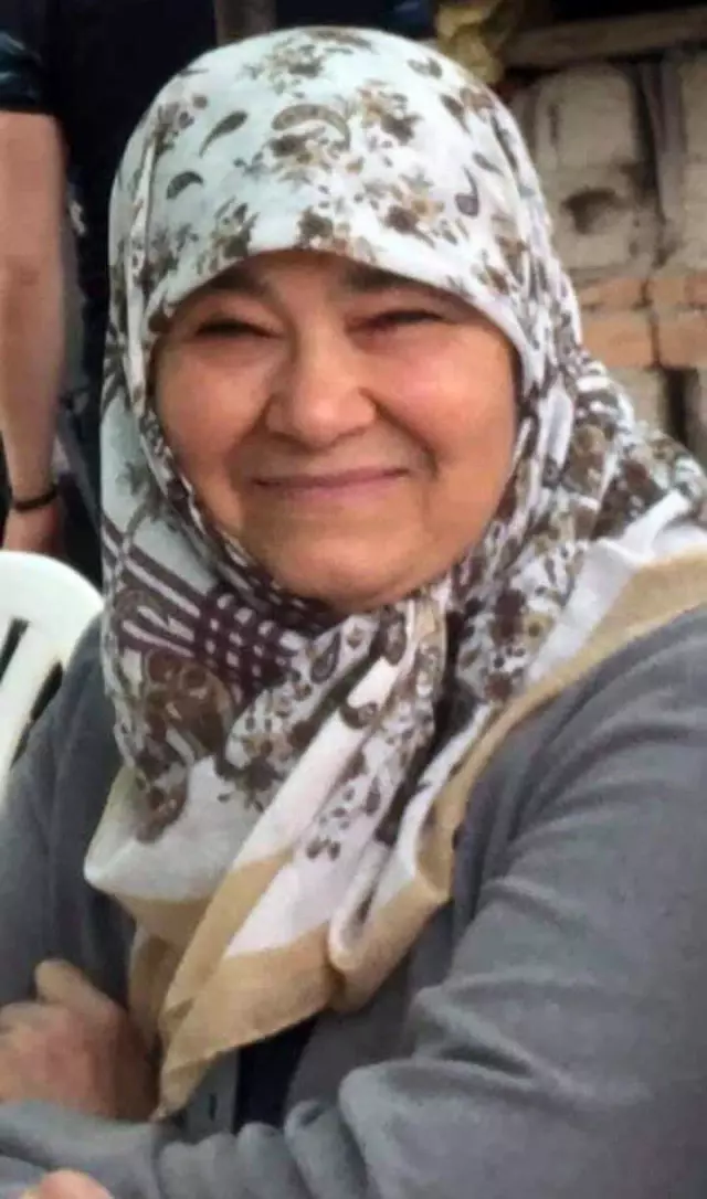 Oğlu tarafından öldürülen kadın toprağa verildi