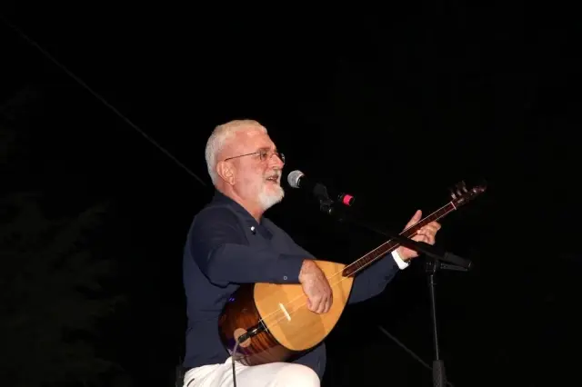 Onur Akın'dan muhteşem konser Onur Akın'dan muhteşem konser