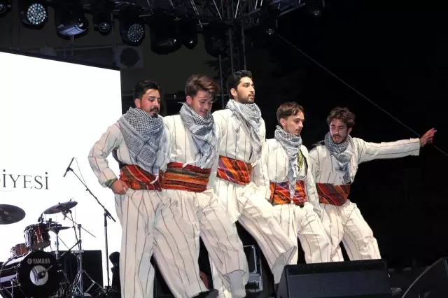 Onur Akın'dan muhteşem konser