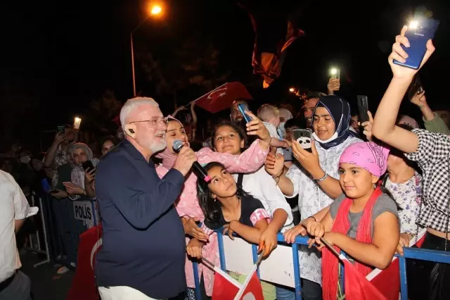 Onur Akın'dan muhteşem konser
