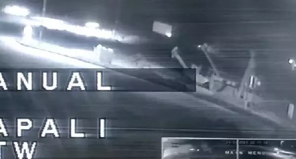 Son dakika haber | Otomobil traktöre çarptı: 3'ü çocuk 9 yaralı