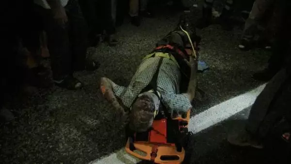 Son dakika haber | Otomobil traktöre çarptı: 3'ü çocuk 9 yaralı