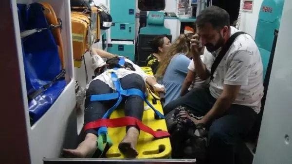 Son dakika haber | Otomobil traktöre çarptı: 3'ü çocuk 9 yaralı