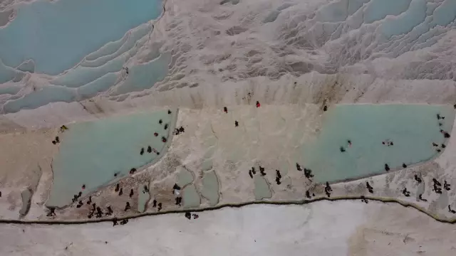 Pamukkale'de bayram yoğunluğu yaşanıyor