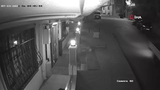 Park halindeki kamyonet böyle çalındı