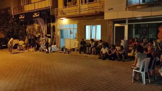 Psikolojik tedavi gördüğü ileri sürülen kişi, annesini bıçakla öldürdü Psikolojik tedavi gördüğü ileri sürülen kişi, annesini bıçakla öldürdü