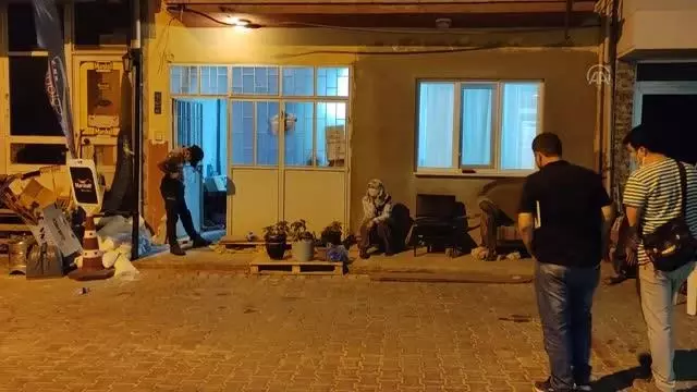Psikolojik tedavi gördüğü ileri sürülen kişi, annesini bıçakla öldürdü