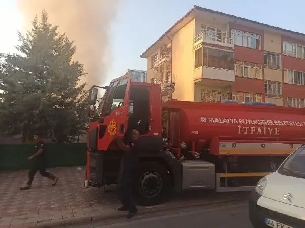 Son dakika haberi: RESTORAN, YANGINDA KULLANILMAZ HALE GELDİ