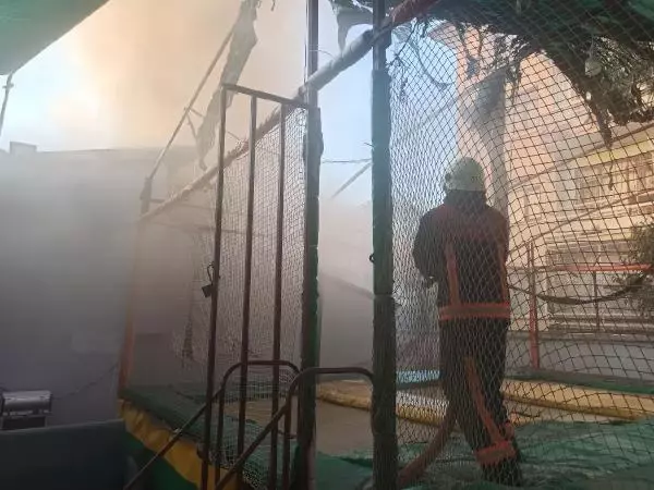 Son dakika haberi: RESTORAN, YANGINDA KULLANILMAZ HALE GELDİ