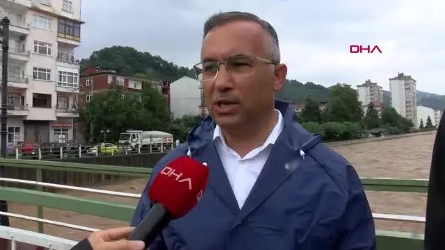 RİZE VALİSİ ÇEBER; 4 KÖYÜN YOLUNU RİSKTEN DOLAYI KAPATTIK'