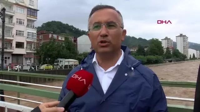 RİZE VALİSİ ÇEBER; 4 KÖYÜN YOLUNU RİSKTEN DOLAYI KAPATTIK'