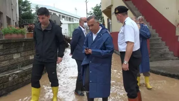 RİZE VALİSİ ÇEBER; 4 KÖYÜN YOLUNU RİSKTEN DOLAYI KAPATTIK'
