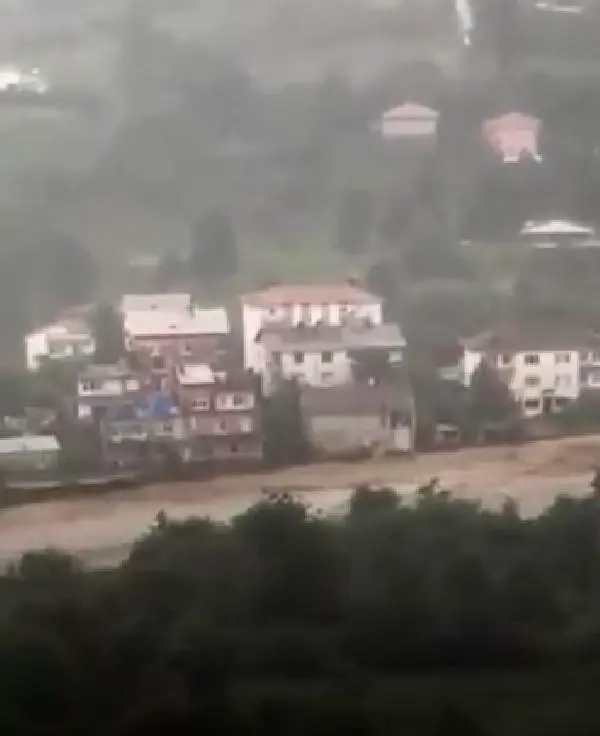 Rize yine sele teslim; dereler taştı, yollar kapandı (5)