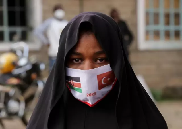 Sadakataşı Derneği, Kenya'da 2 bin 353 aileye kurban eti dağıttı