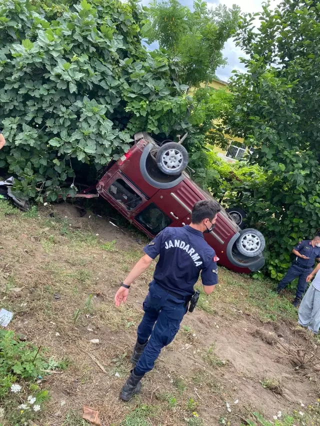 Samsun'da iki hafif ticari araç devrildi: 6 yaralı
