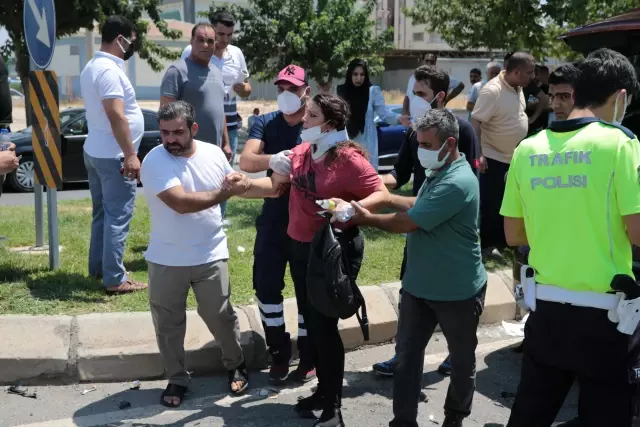 ŞANLIURFA - 3 aracın karıştığı trafik kazasında 6 kişi yaralandı