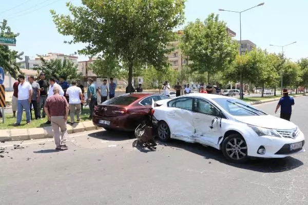 ŞANLIURFA'DA TRAFİK KAZASI 8 YARALI