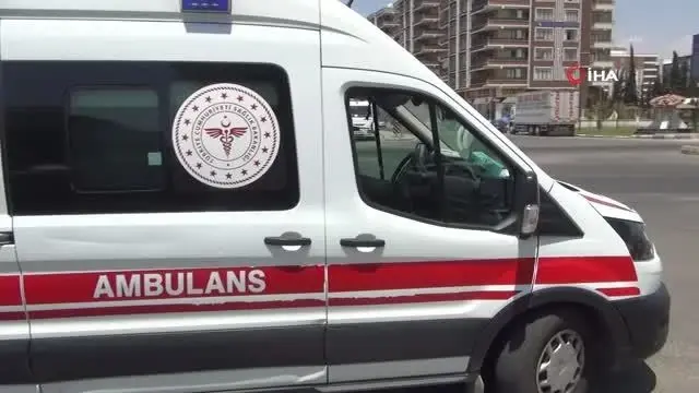 Şanlıurfa'da zincirleme kaza: 3 aracın karıştığı kazada 6 kişi yaralandı